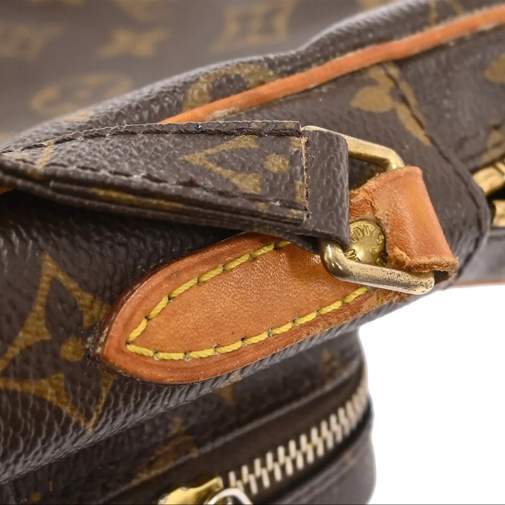 GUC Louis Vuitton Amazon Crossbody Bag - Picture 4 of 10